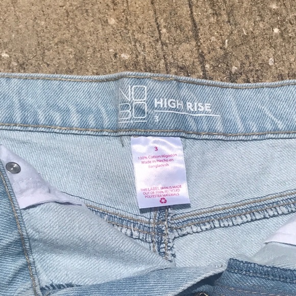 Distressed Light Wash Shorts - Picture 3 of 3